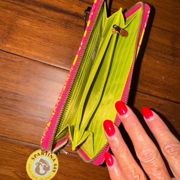 Retreat Elephant Wrist Wallet by Spartina 449 Retired Pattern HTF NWTs - Picture 6 of 6